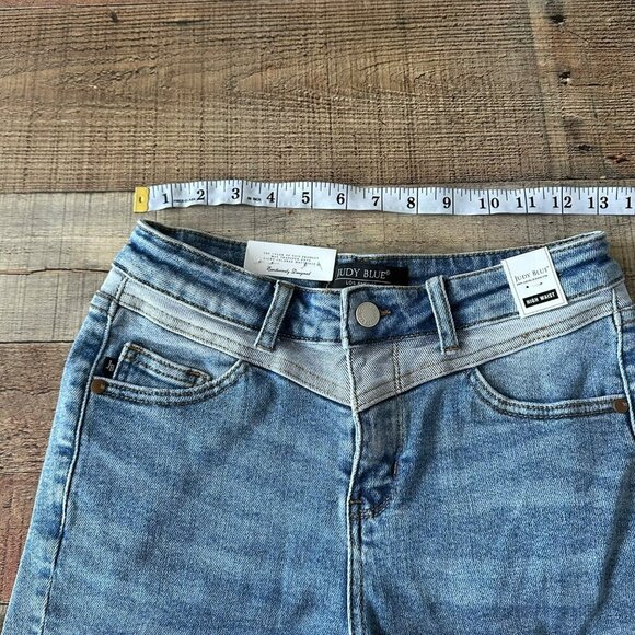 Judy Blue Women's High Waist Denim Shorts Size S - Picture 4 of 8